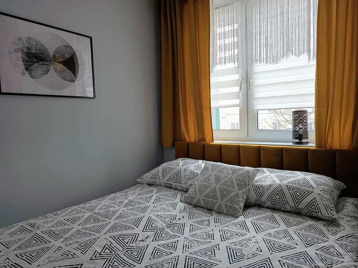 Bursztynowy Apartament Tarnowskie Góry Esterno foto