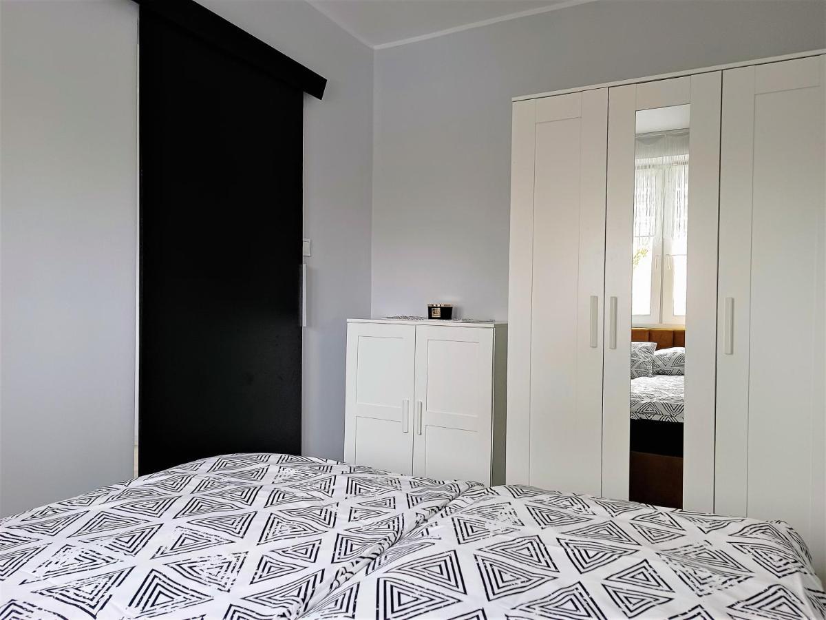 Bursztynowy Apartament Tarnowskie Góry Esterno foto